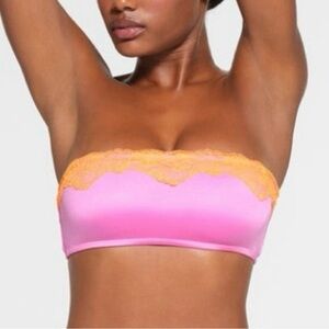 SKIMS neon orchid bandeau bikini top 
Size M
